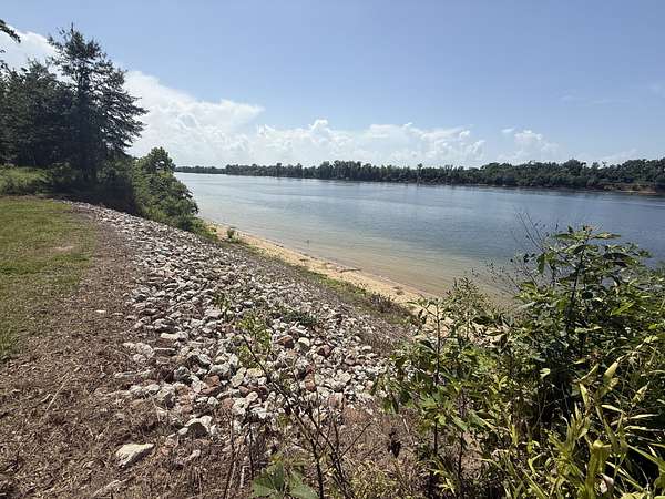0.9 Acres of Residential Land for Sale in Savannah, Tennessee