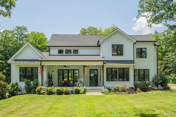 12.5 Acres of Land with Home for Sale in Columbia, Tennessee