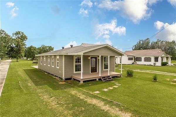 1.84 Acres of Land with Home for Sale in Raceland, Louisiana