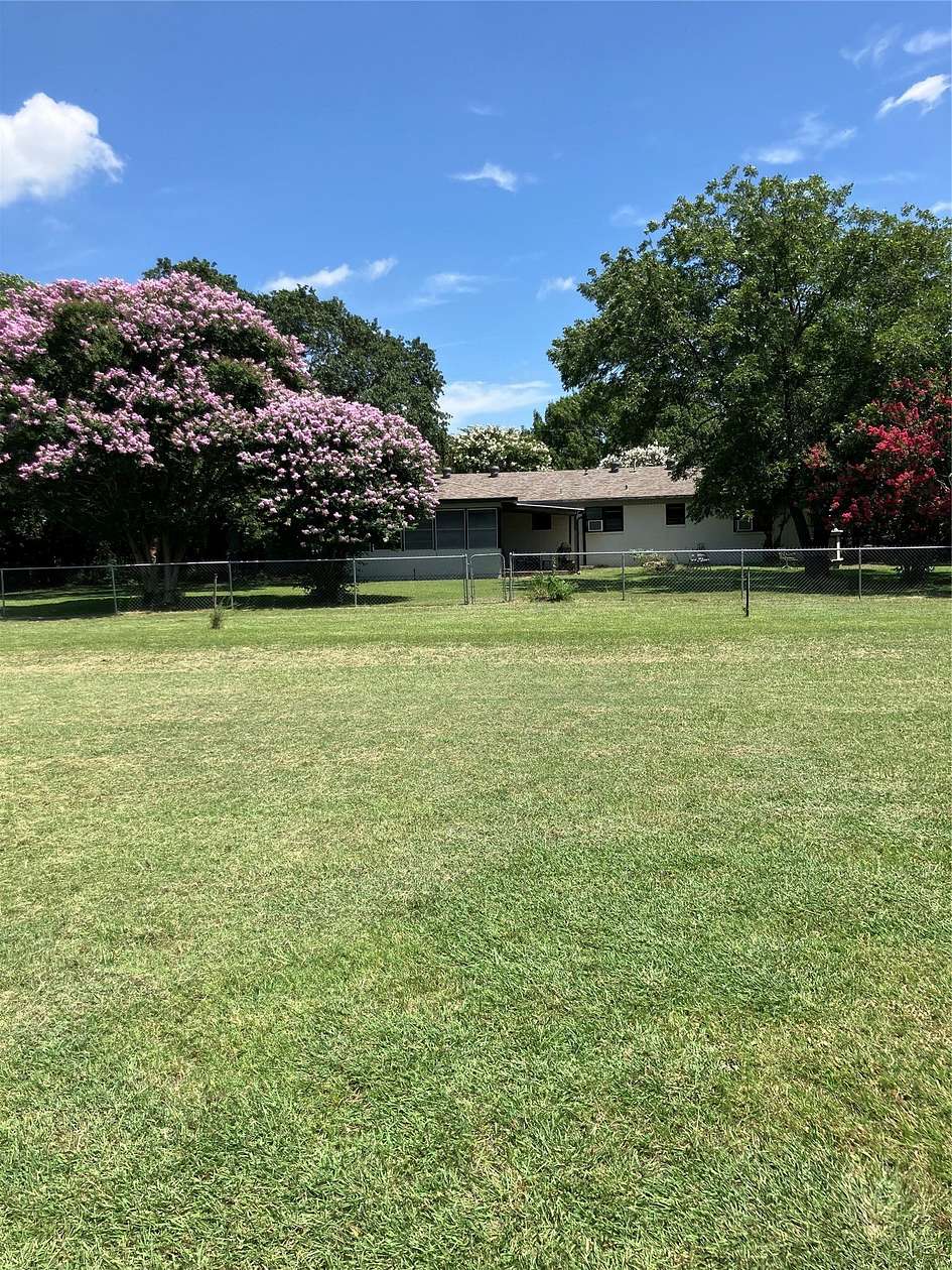7.26 Acres of Commercial Land for Sale in Gunter, Texas