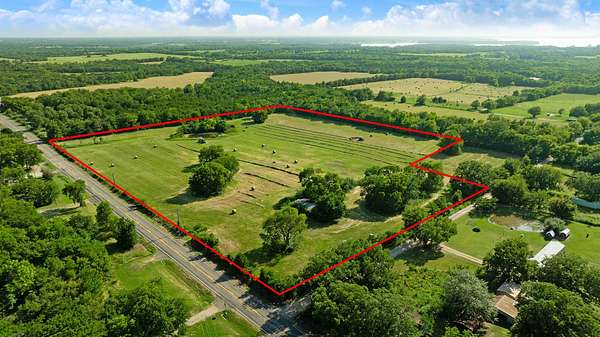 17 Acres of Land for Sale in Honey Grove, Texas