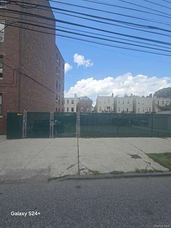 0.04 Acres of Residential Land for Sale in Bronx, New York