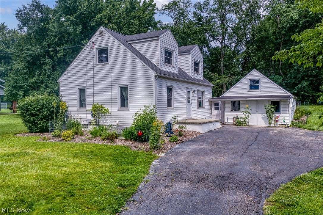1.81 Acres of Land with Home for Sale in Tallmadge, Ohio