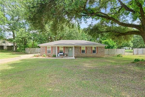 4.48 Acres of Land with Home for Sale in Theodore, Alabama