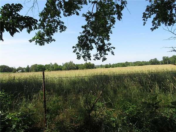 22 Acres of Recreational & Residential Land for Sale in Gravette, Arkansas