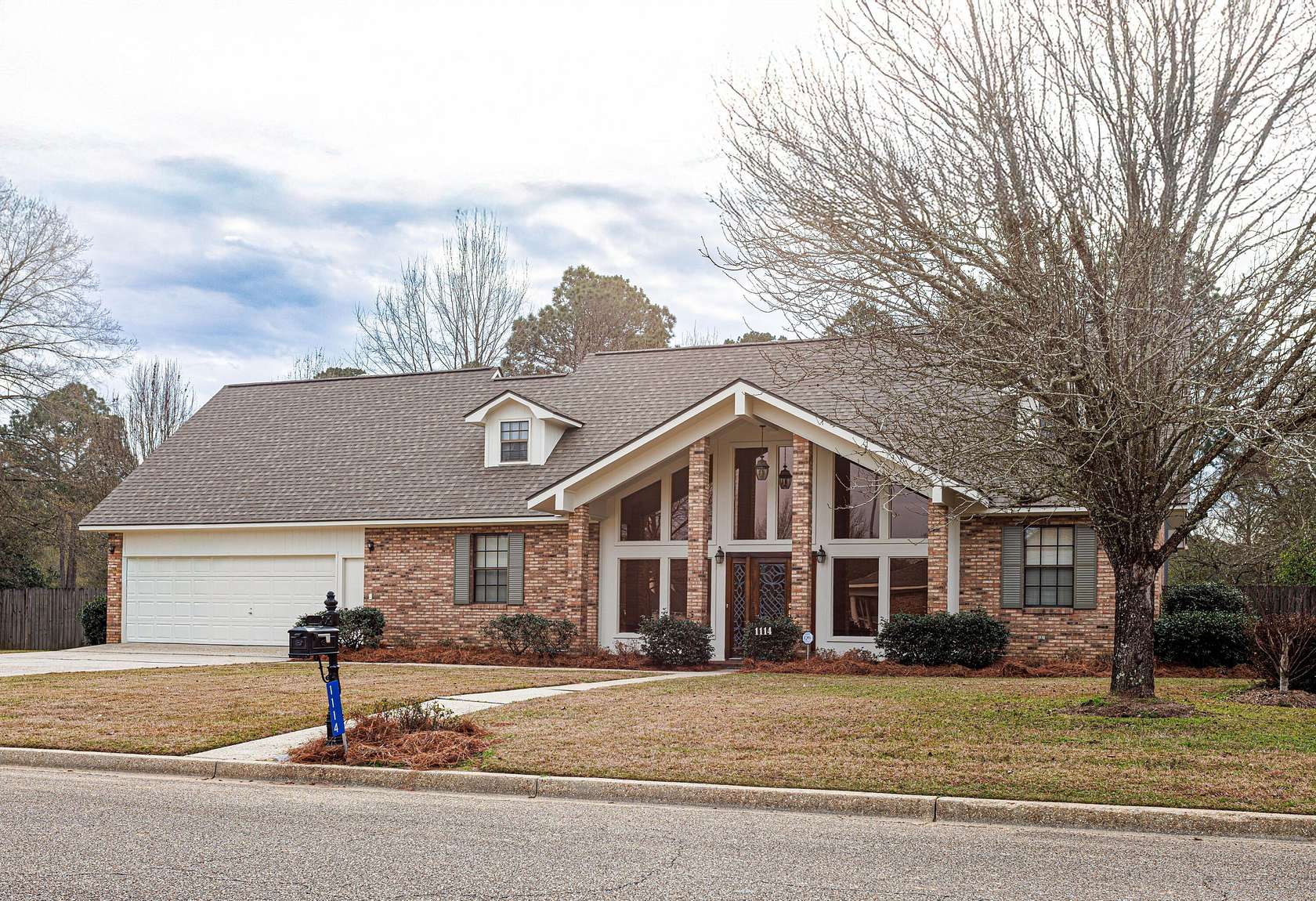 150 Acres of Land with Home for Sale in Columbia, Mississippi