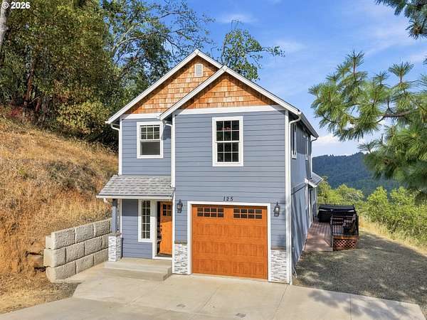 5.26 Acres of Land with Home for Sale in Roseburg, Oregon
