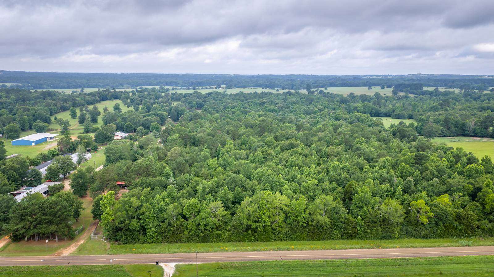 13.5 Acres of Recreational & Residential Land for Sale in Troup, Texas
