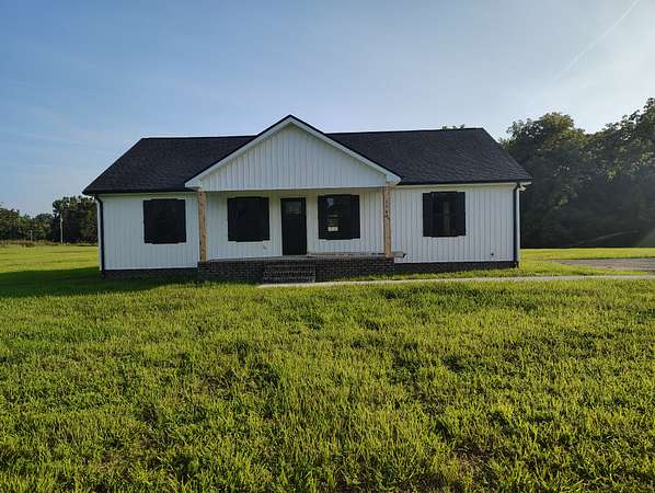 2 Acres of Land with Home for Sale in Lafayette, Tennessee