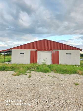 0.5 Acres of Mixed-Use Land for Lease in Pilot Point, Texas