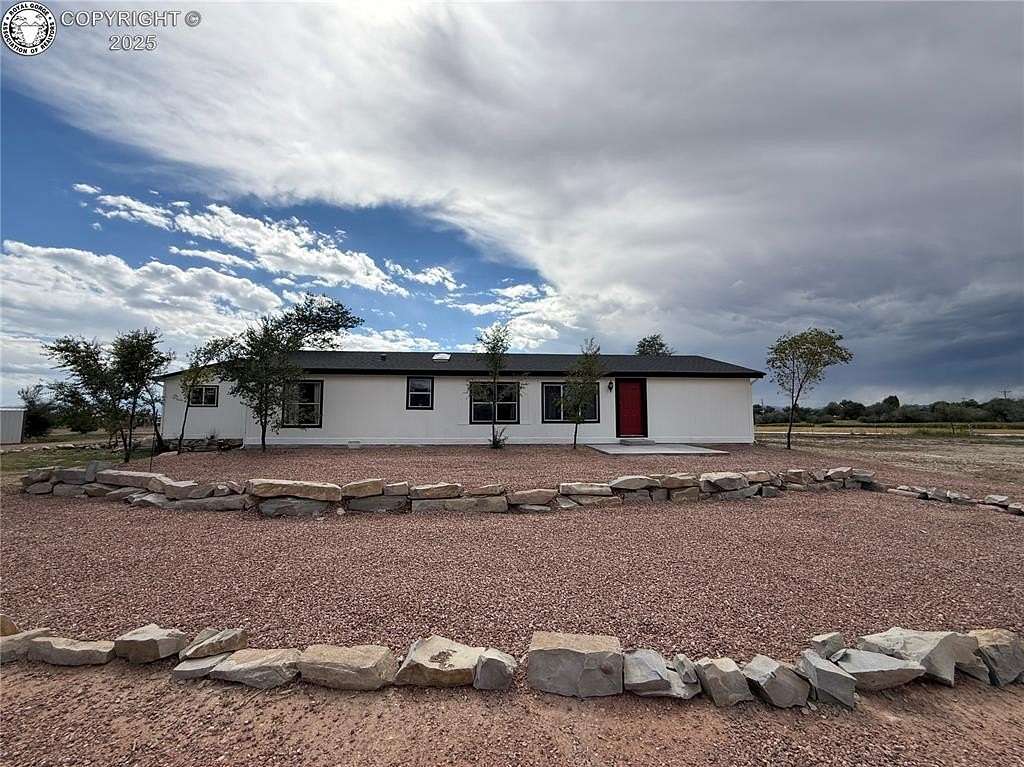 4.5 Acres of Land with Home for Sale in Penrose, Colorado