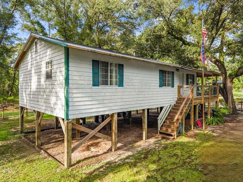 2 Acres of Land with Home for Sale in Old Town, Florida