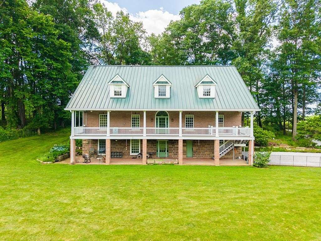 20.5 Acres of Agricultural Land with Home for Sale in Shreve, Ohio