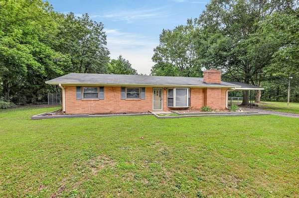 2.2 Acres of Land with Home for Sale in Manchester, Tennessee
