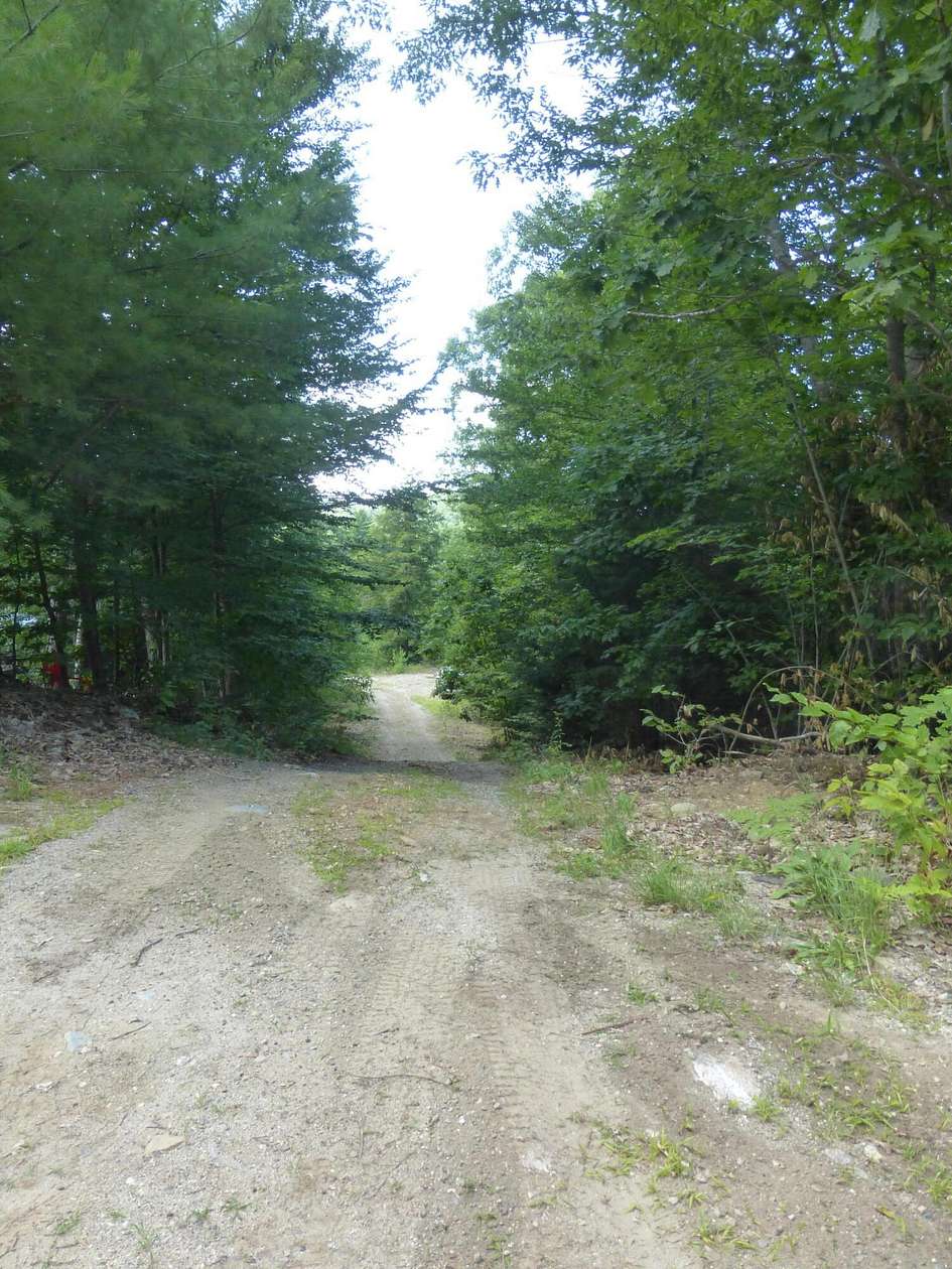3.7 Acres of Residential Land for Sale in Baldwin Town, Maine