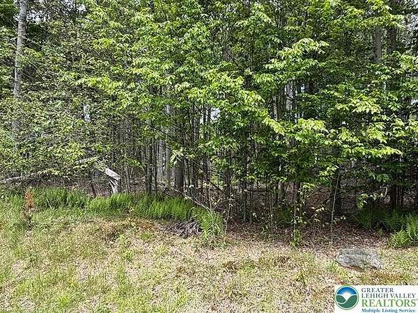 0.27 Acres of Residential Land for Sale in Coolbaugh Township, Pennsylvania