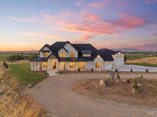 21 Acres of Land with Home for Sale in New Plymouth, Idaho