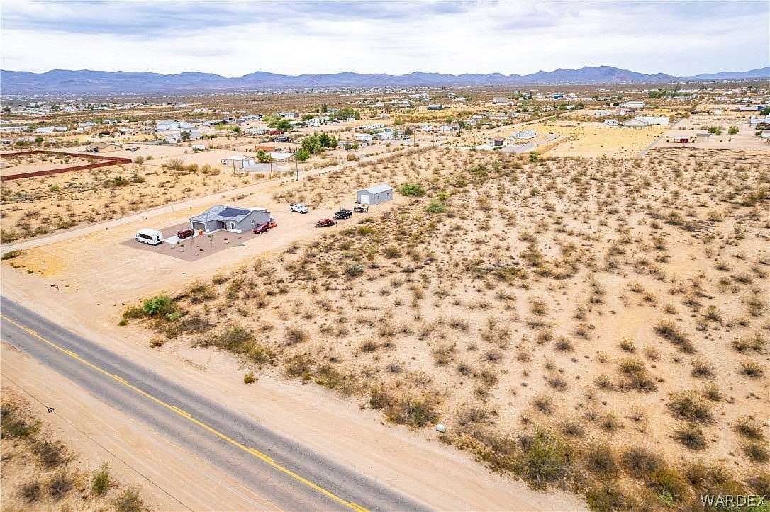 1 Acre of Residential Land for Sale in Golden Valley, Arizona