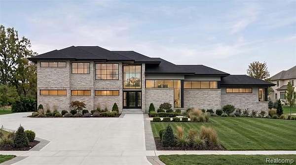 0.54 Acres of Residential Land for Sale in Bloomfield Hills, Michigan