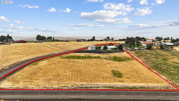 4.23 Acres of Land with Home for Sale in Pendleton, Oregon