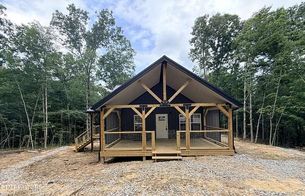 5 Acres of Land with Home for Sale in Jamestown, Tennessee