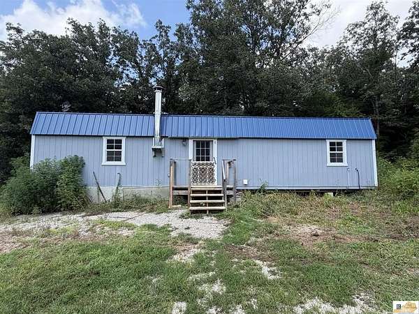 18.7 Acres of Land with Home for Sale in Horse Cave, Kentucky