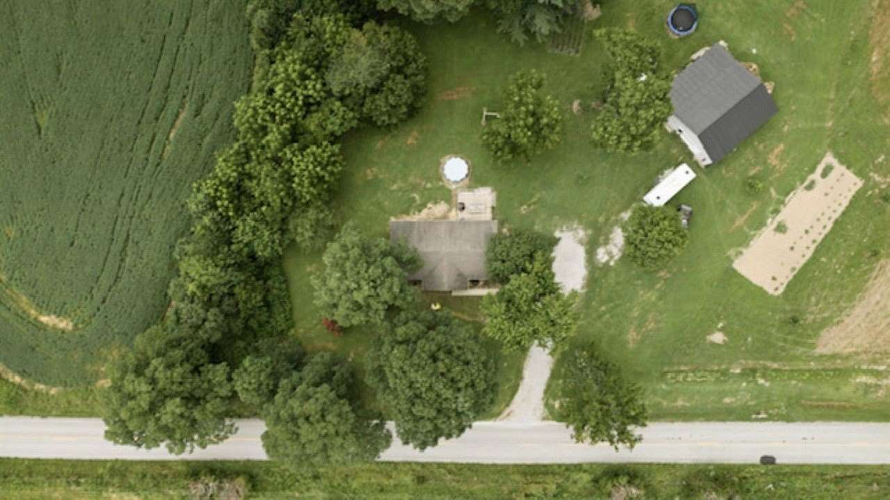 3.65 Acres of Land with Home for Sale in Smiths Grove, Kentucky