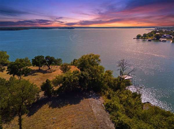 2.52 Acres of Land with Home for Sale in Fort Worth, Texas