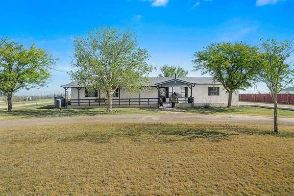 15 Acres of Land with Home for Sale in Canyon, Texas