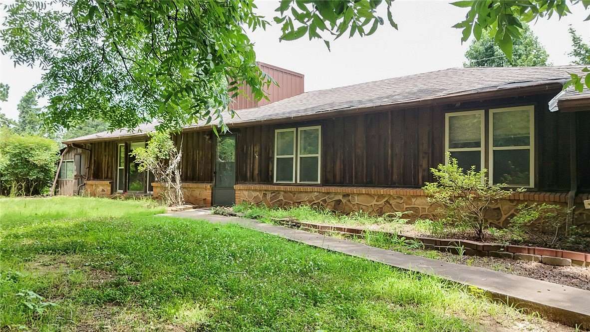 12 Acres of Land with Home for Sale in Russellville, Arkansas