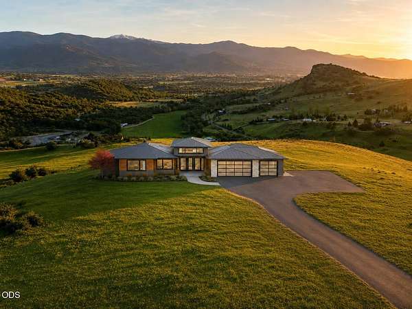 164 Acres of Agricultural Land with Home for Sale in Ashland, Oregon