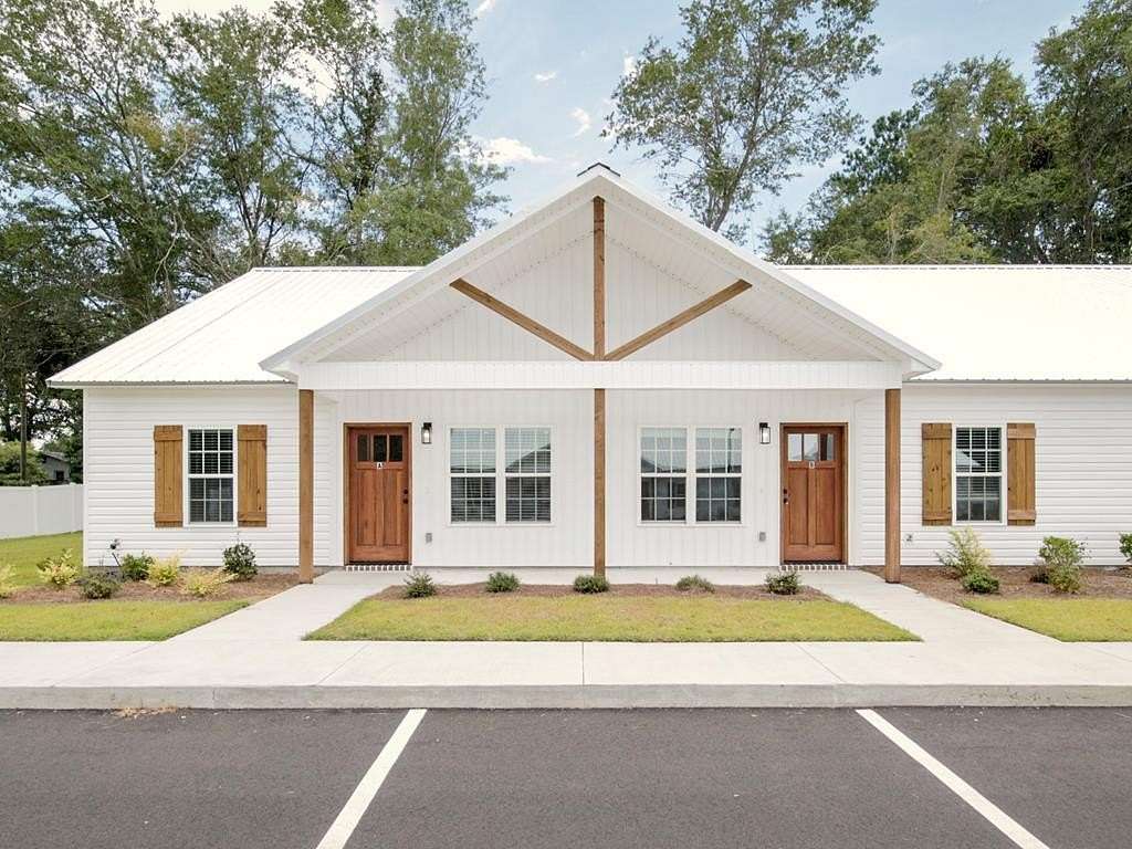 2 Acres of Improved Residential Land for Sale in Adel, Georgia