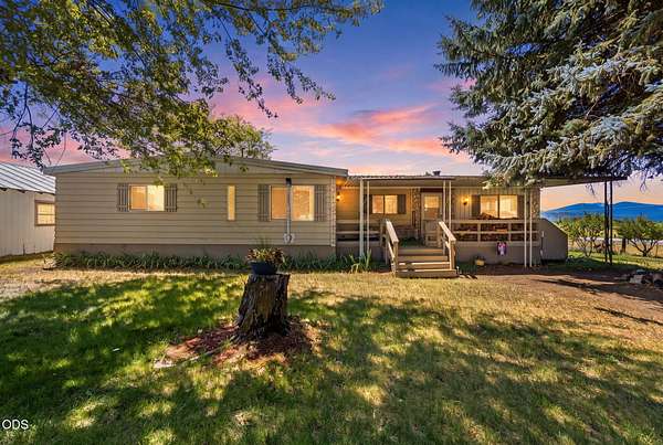 19 Acres of Land with Home for Sale in Chiloquin, Oregon