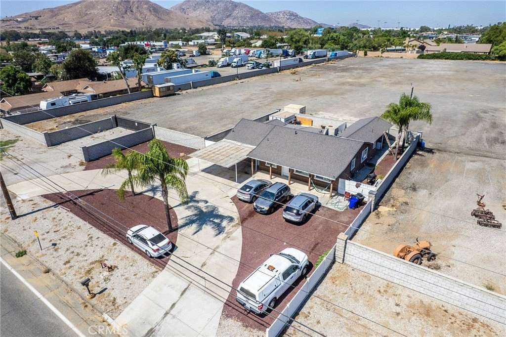 4 Acres of Improved Mixed-Use Land for Sale in Bloomington, California