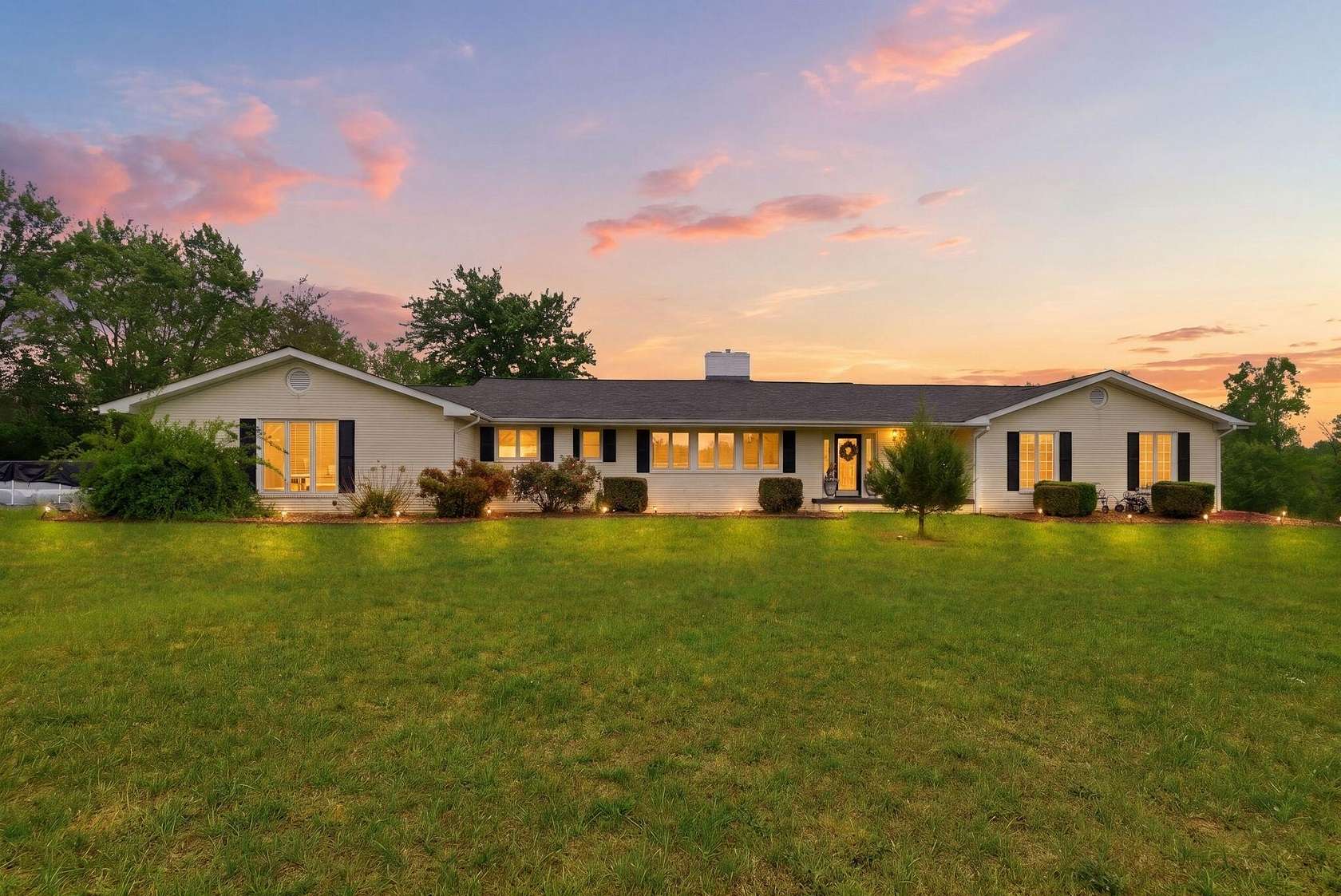 4.8 Acres of Land with Home for Sale in London, Kentucky