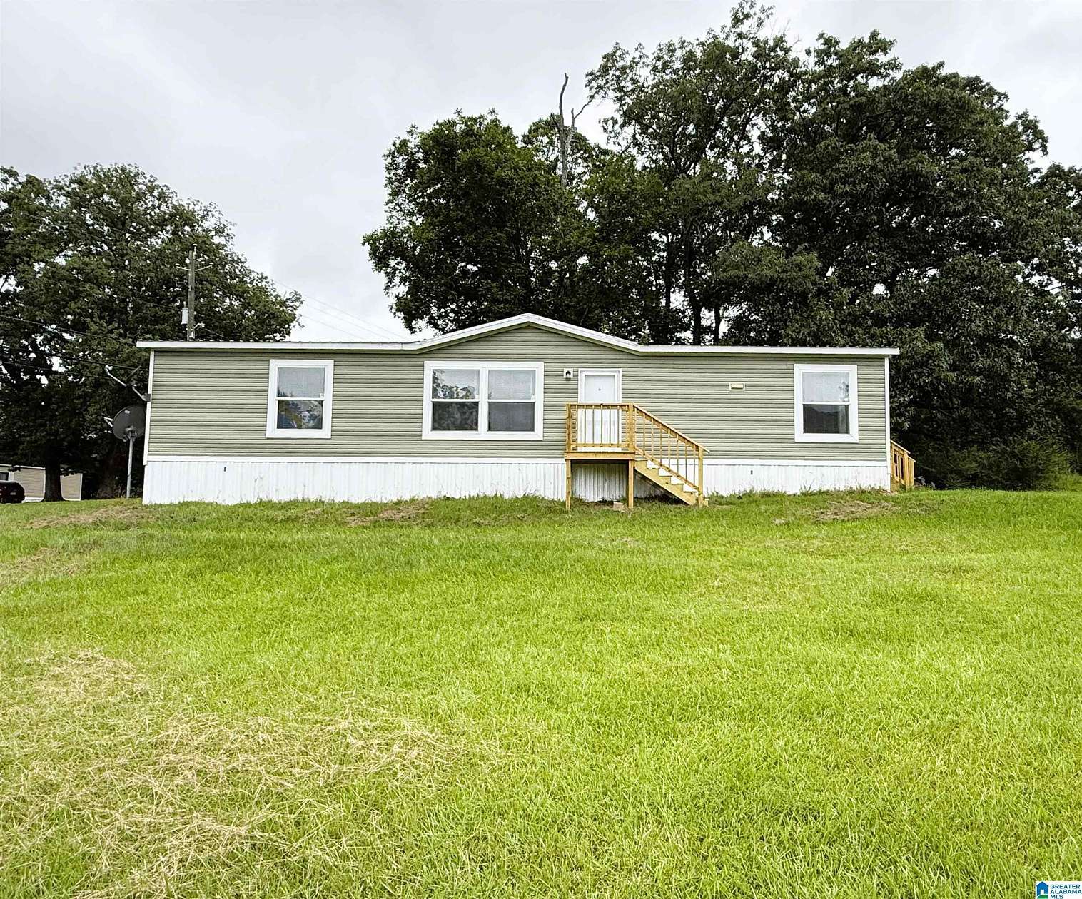3.1 Acres of Land with Home for Sale in Carbon Hill, Alabama