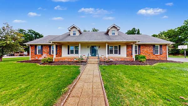 2 Acres of Land with Home for Lease in Lebanon, Tennessee