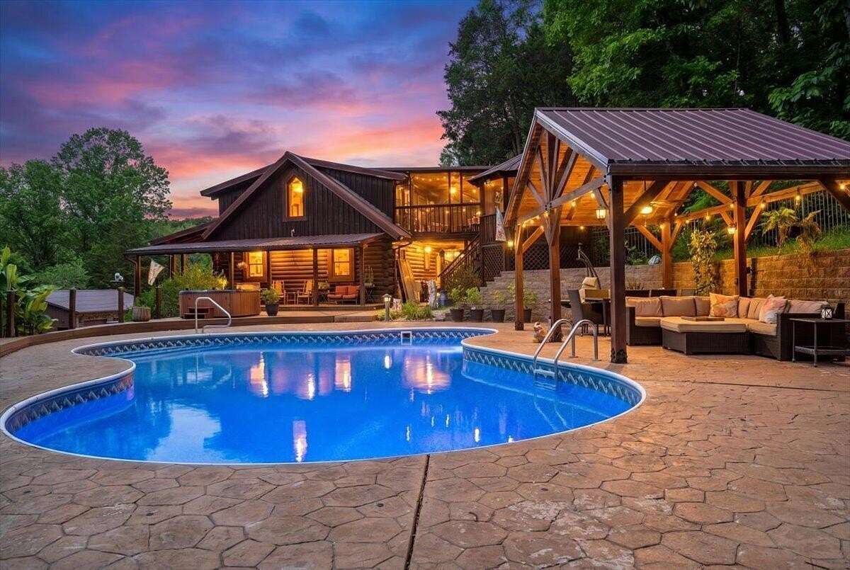 14.4 Acres of Recreational Land with Home for Sale in Winchester, Kentucky