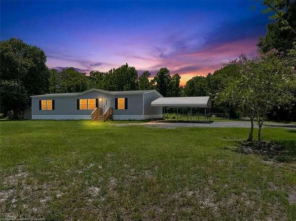2.5 Acres of Land with Home for Sale in Wauchula, Florida