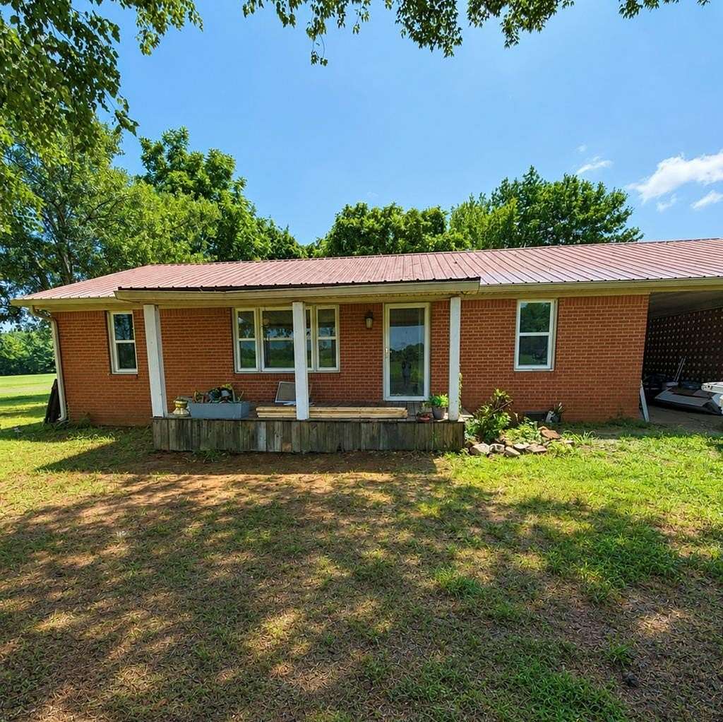 4.1 Acres of Land with Home for Sale in Gleason, Tennessee