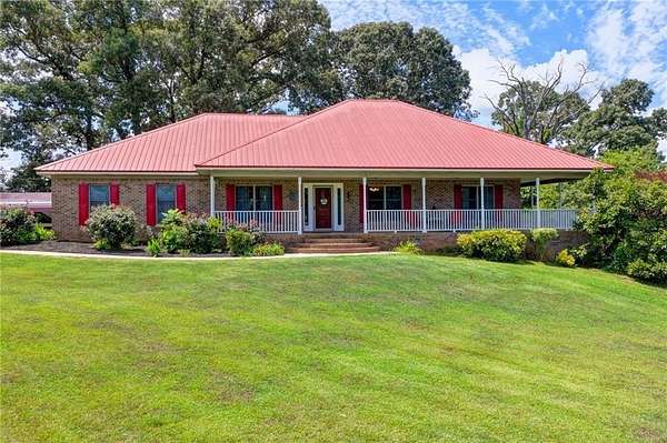 8 Acres of Land with Home for Sale in Commerce, Georgia
