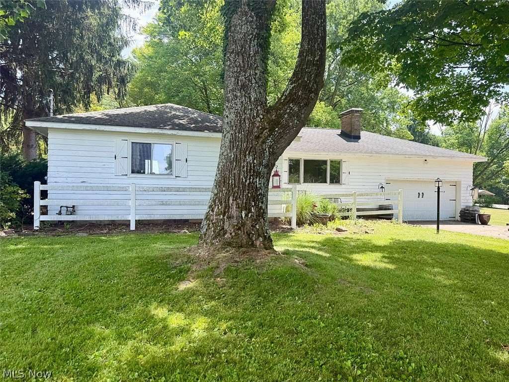 2.5 Acres of Land with Home for Auction in Hubbard, Ohio