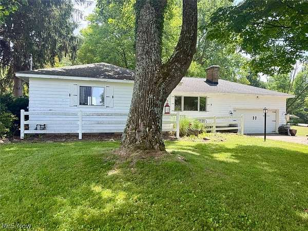 2.5 Acres of Land with Home for Auction in Hubbard, Ohio