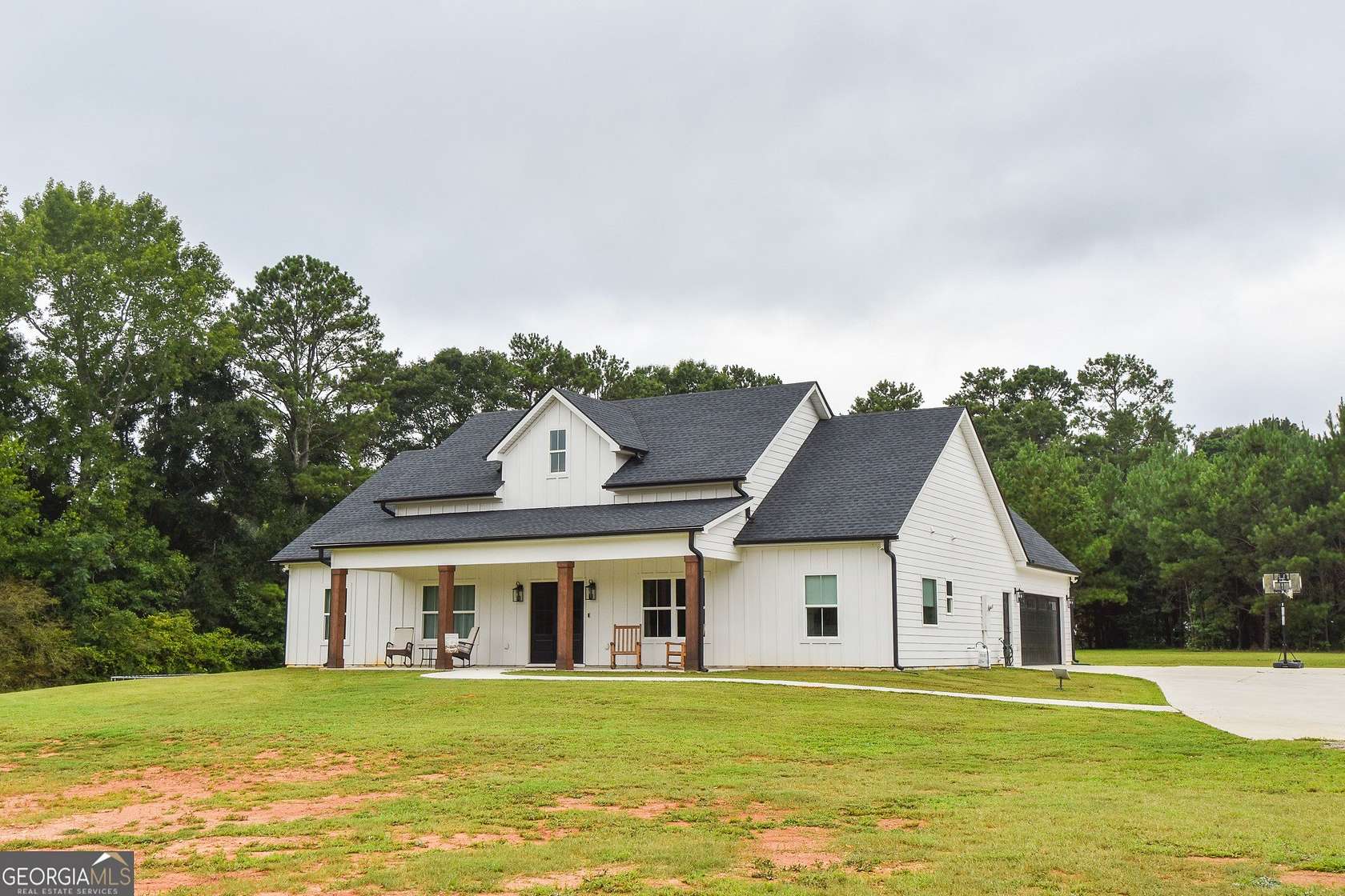 4 Acres of Land with Home for Sale in Molena, Georgia