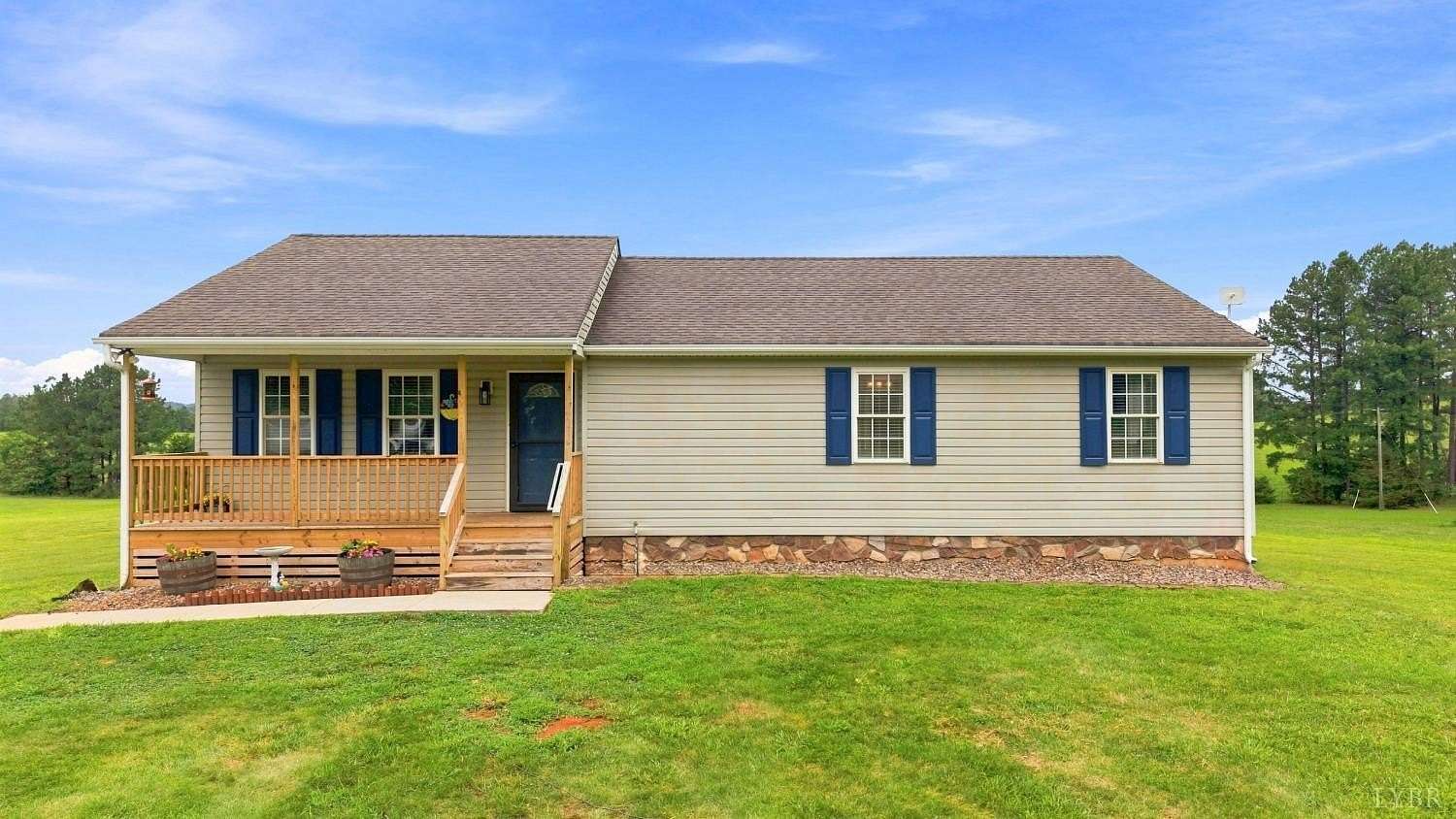 1.86 Acres of Land with Home for Sale in Huddleston, Virginia