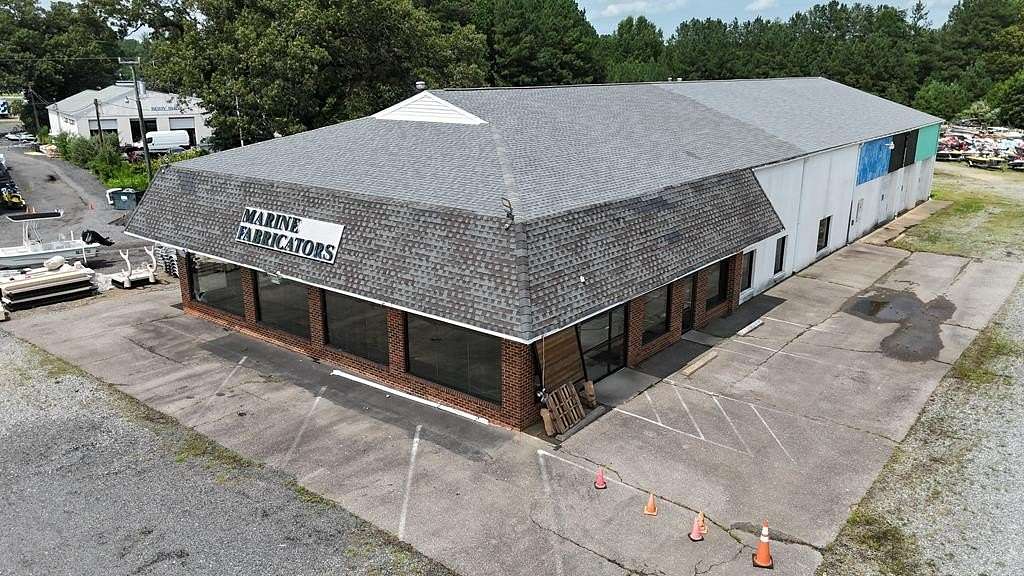 3.87 Acres of Improved Commercial Land for Sale in Kilmarnock, Virginia