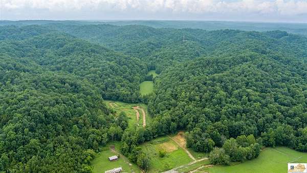 600 Acres of Land with Home for Sale in Burkesville, Kentucky