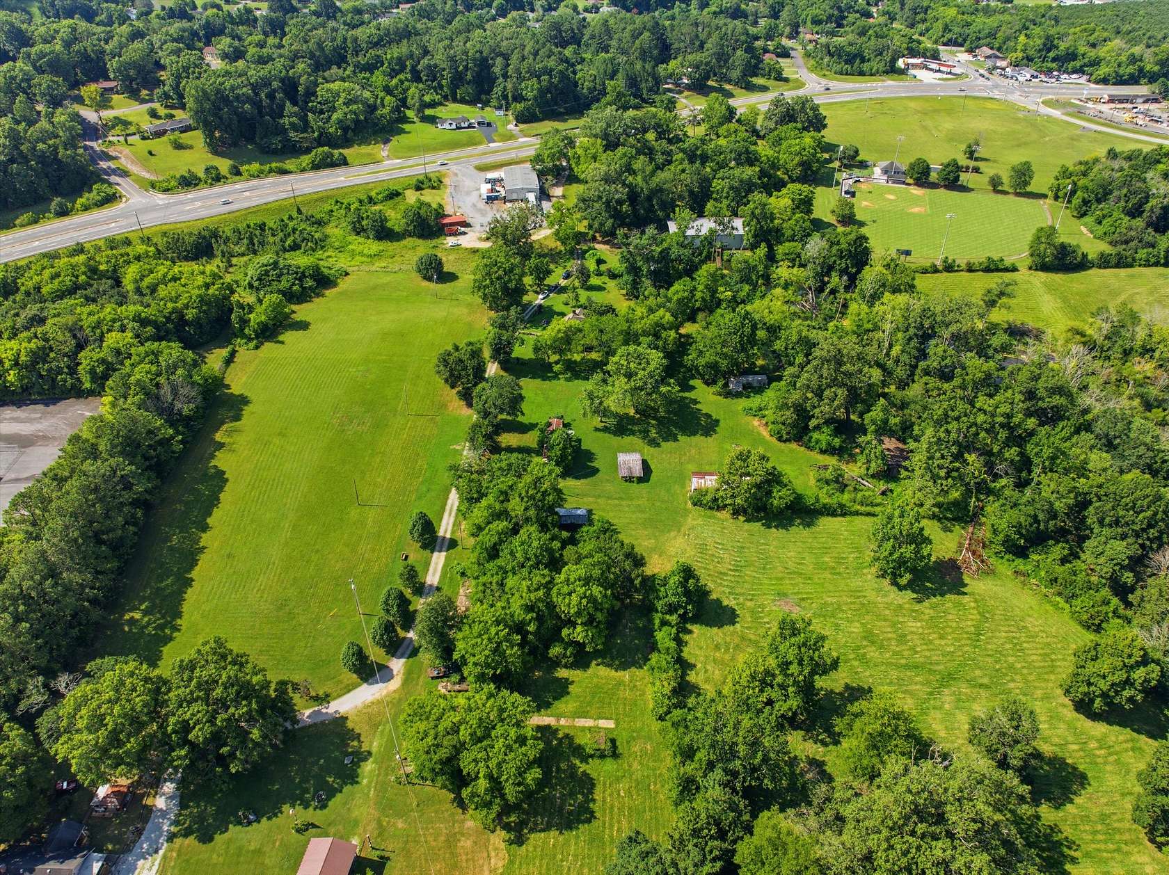 32 Acres of Improved Commercial Land for Sale in Ringgold, Georgia