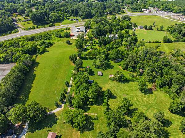 32 Acres of Improved Commercial Land for Sale in Ringgold, Georgia
