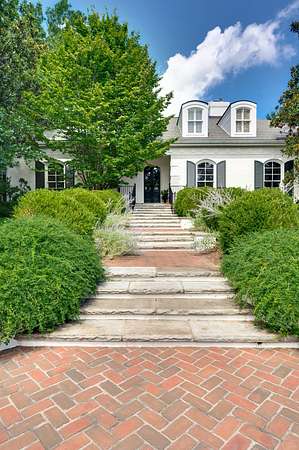 2.15 Acres of Land with Home for Sale in Nashville, Tennessee